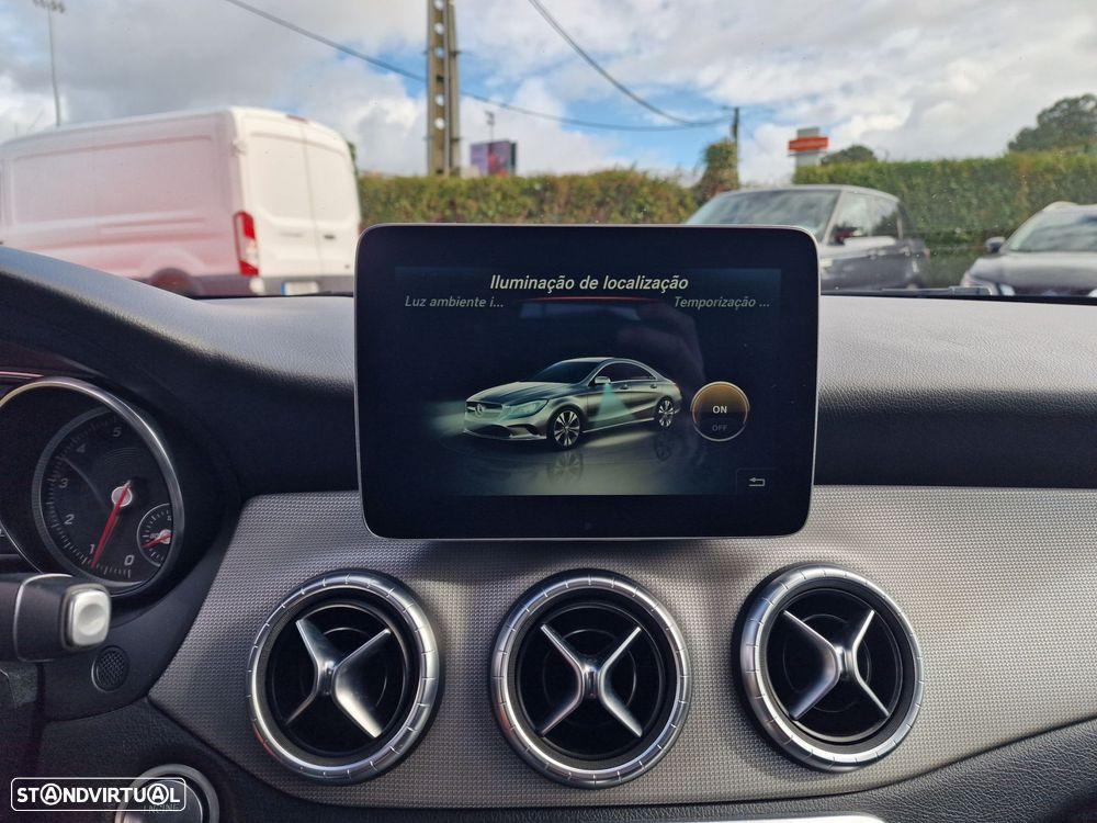 Mercedes-Benz CLA 200 Urban Aut. - 36