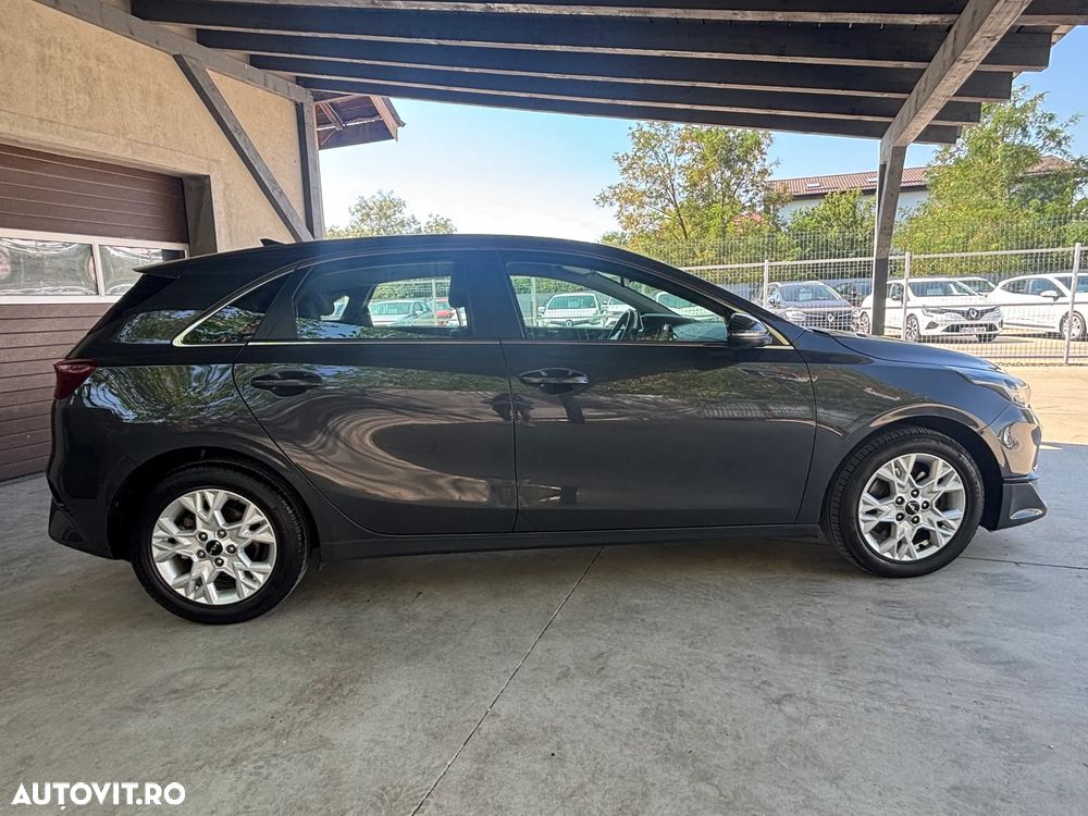 Kia Ceed - 10