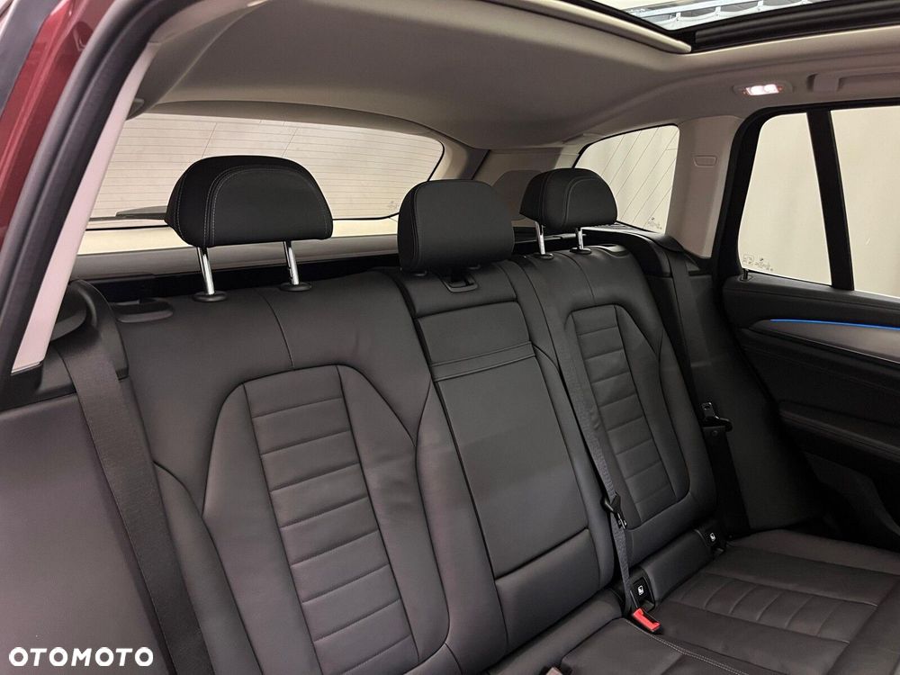 BMW iX3 80kWh Impressive - 37