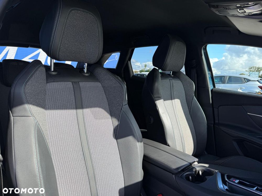 Peugeot 3008 1.2 PureTech GPF Allure S&S EAT8 - 18