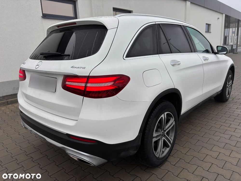 Mercedes-Benz GLC 300 4Matic 9G-TRONIC Exclusive - 9