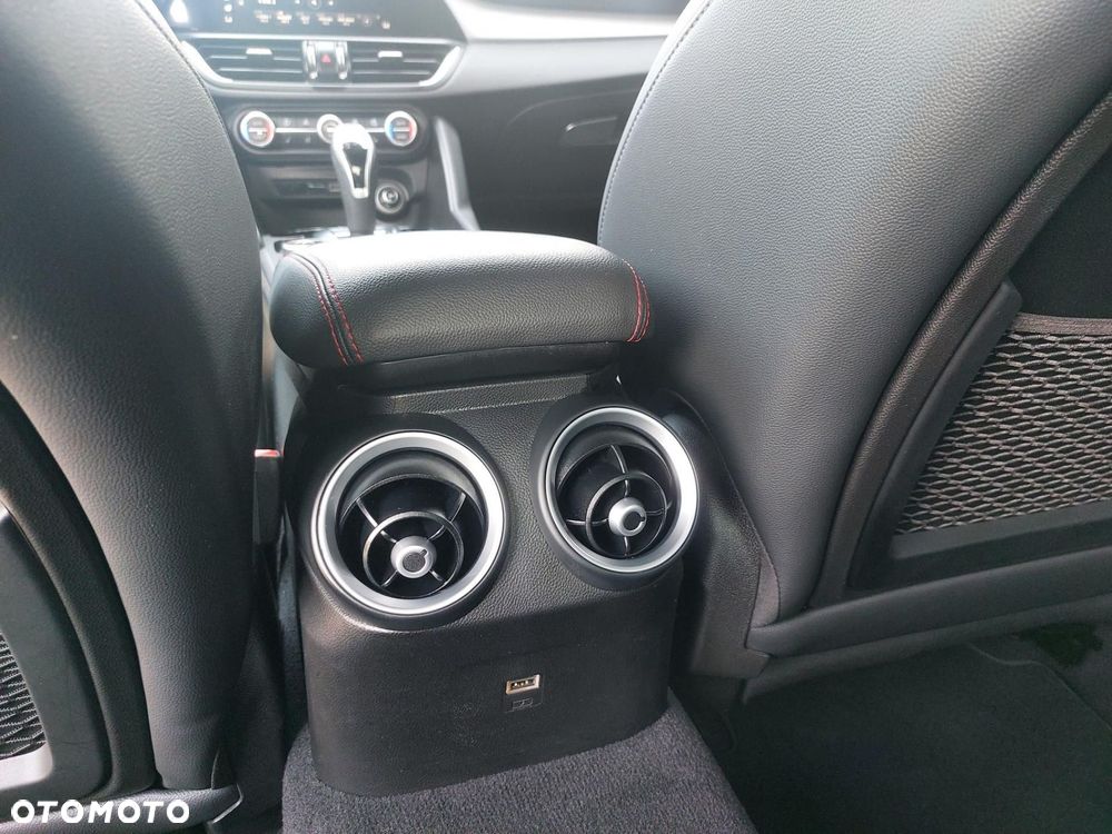 Alfa Romeo Giulia 2.0 Turbo Tributo Italiano Q4 - 16