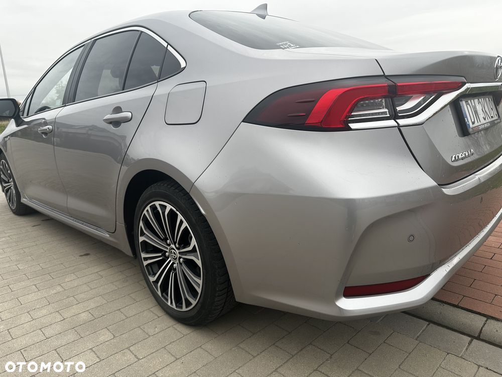 Toyota Corolla 1.8 Hybrid Comfort - 23