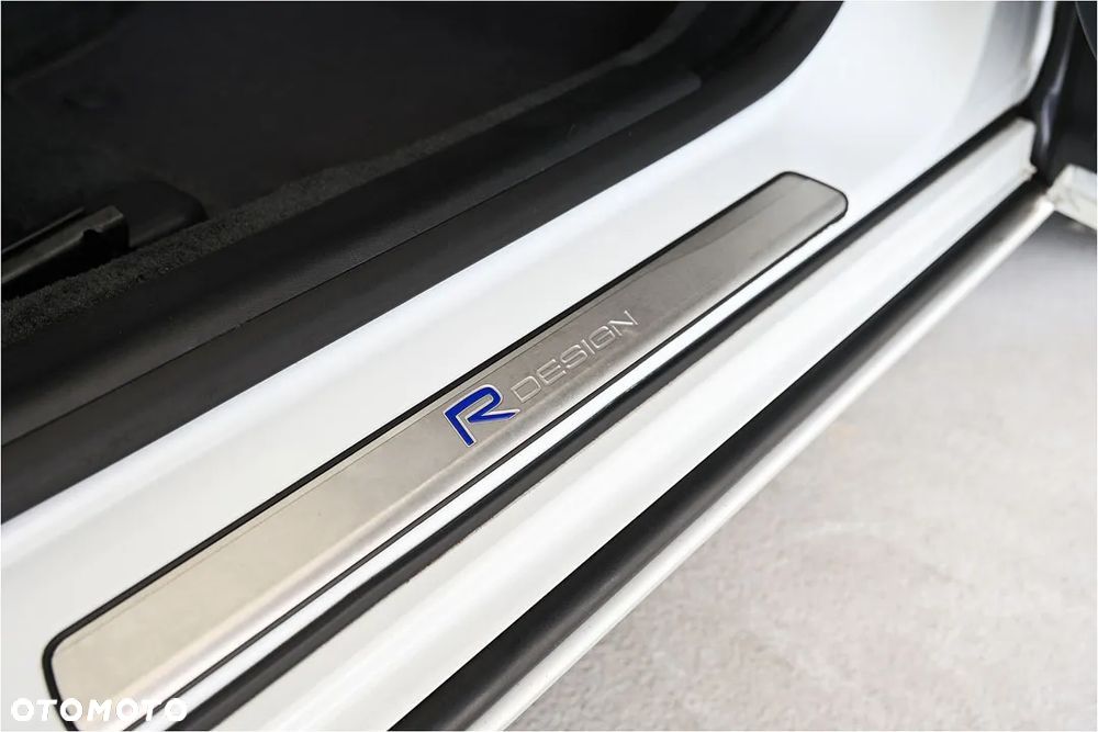 Volvo V60 D4 R-Design - 34