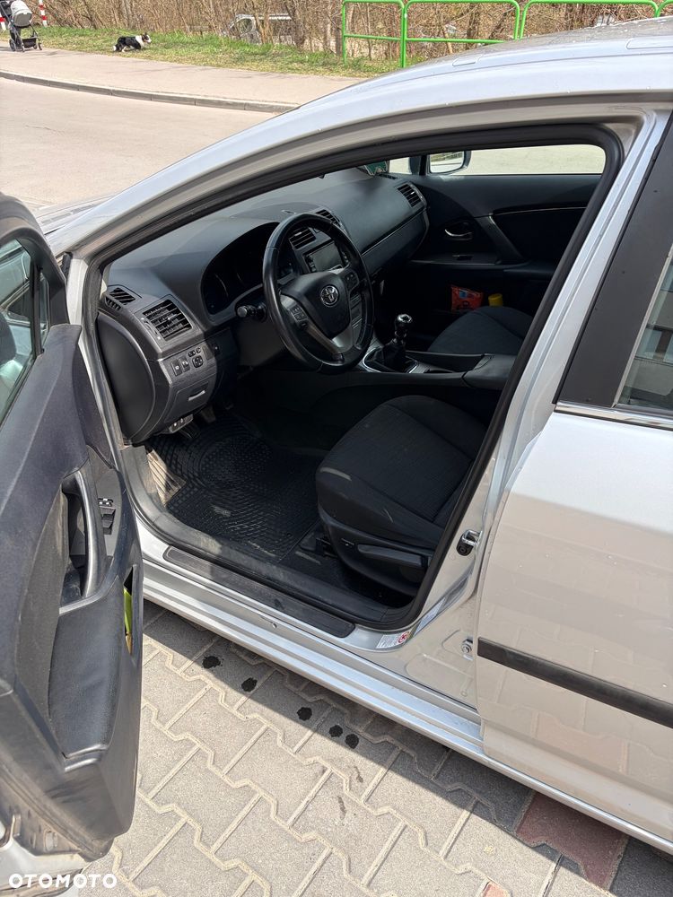 Toyota Avensis 2.0 D-4D Sol+NAVI - 10