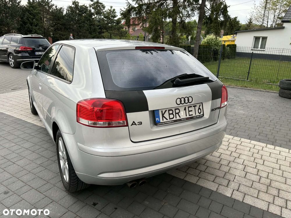 Audi A3 3-drzwiowe 2.0 FSI Attraction - 5