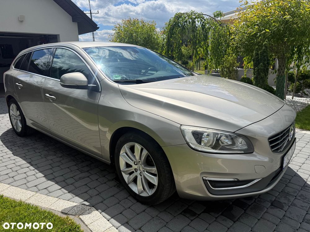 Volvo V60 D3 Summum - 2