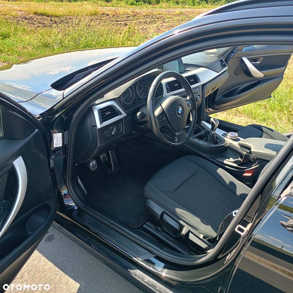 BMW Seria 3 318d - 8