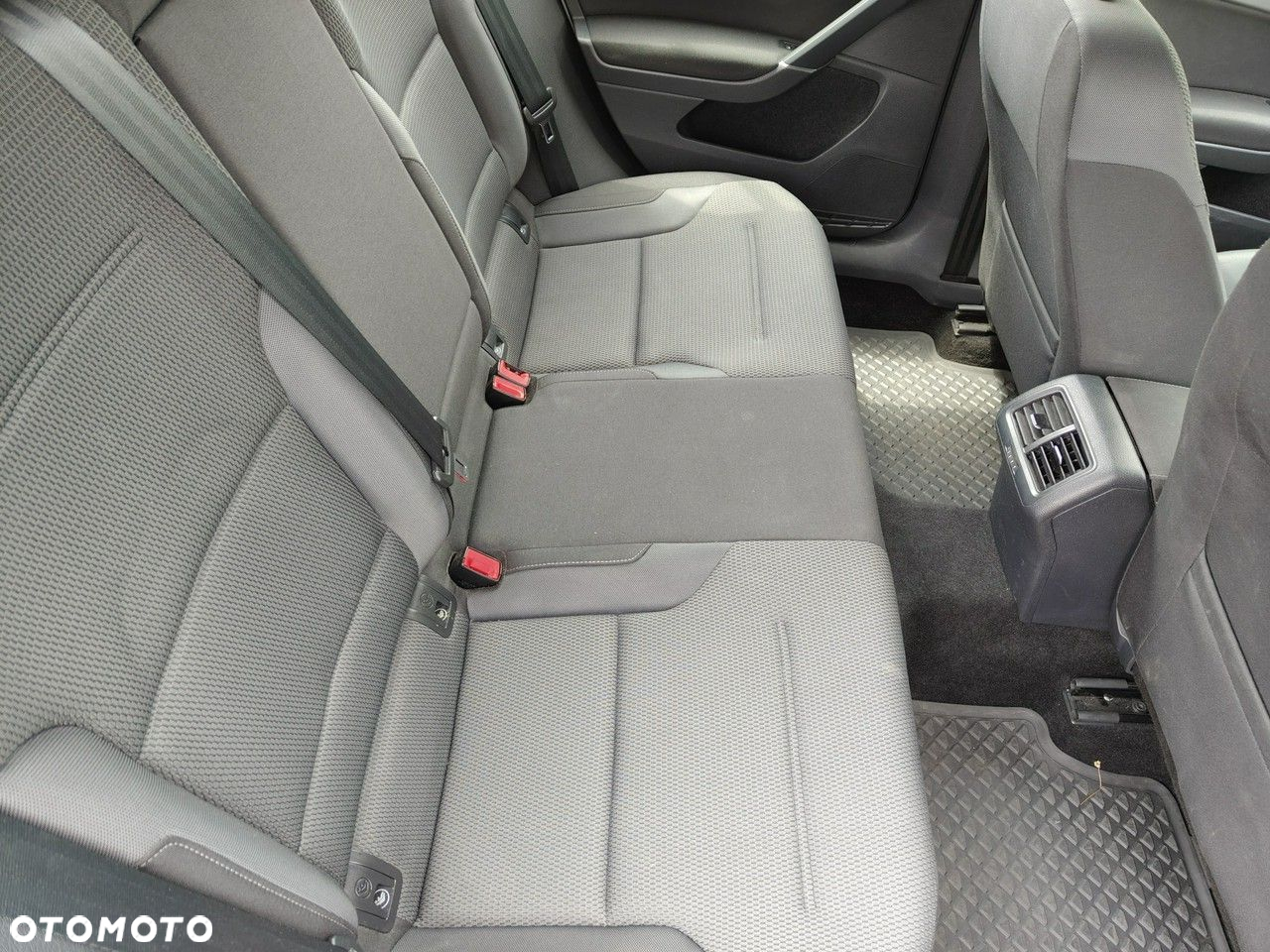Volkswagen Golf - 12