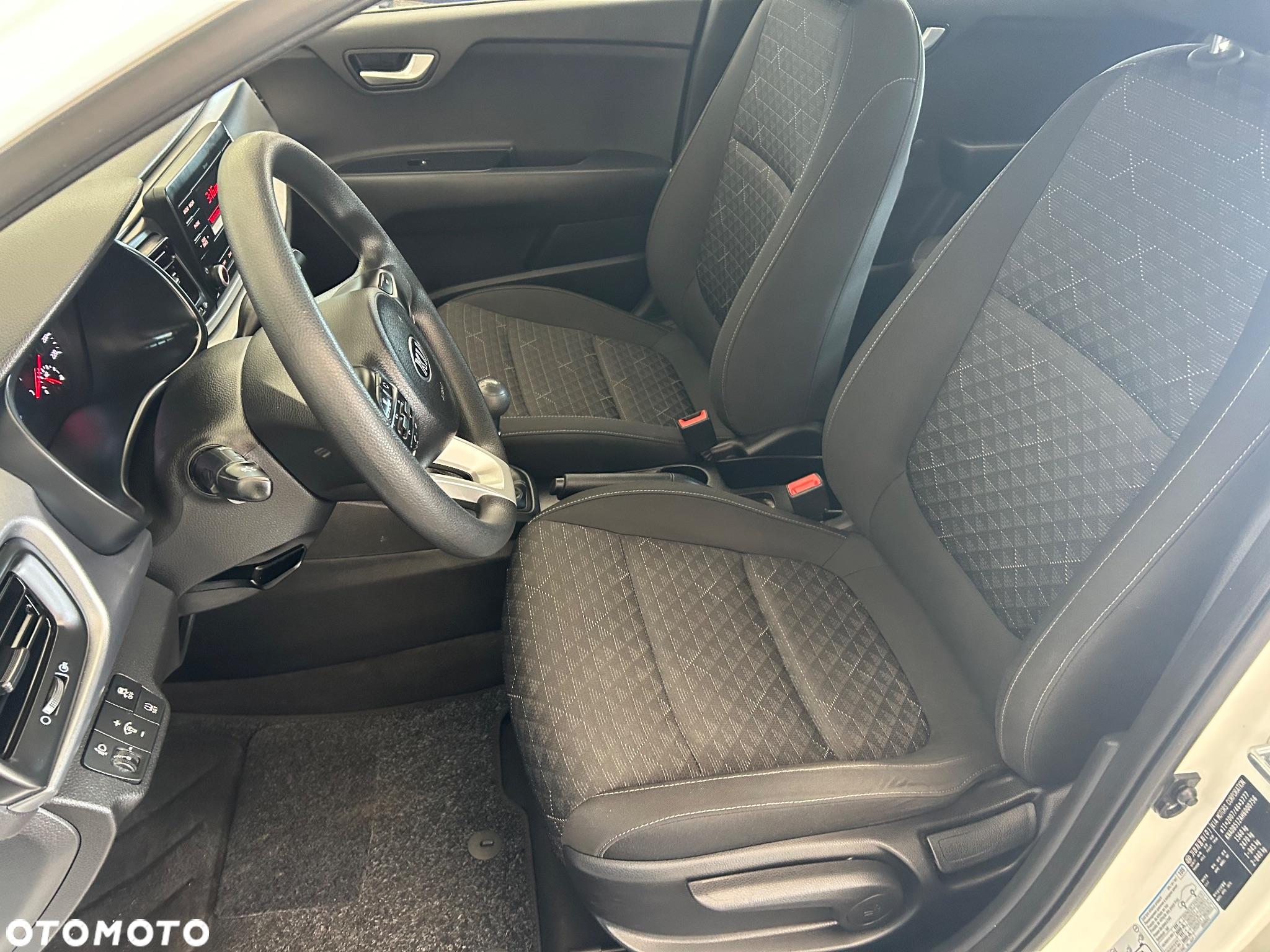 Kia Rio 1.2 Business Line - 19