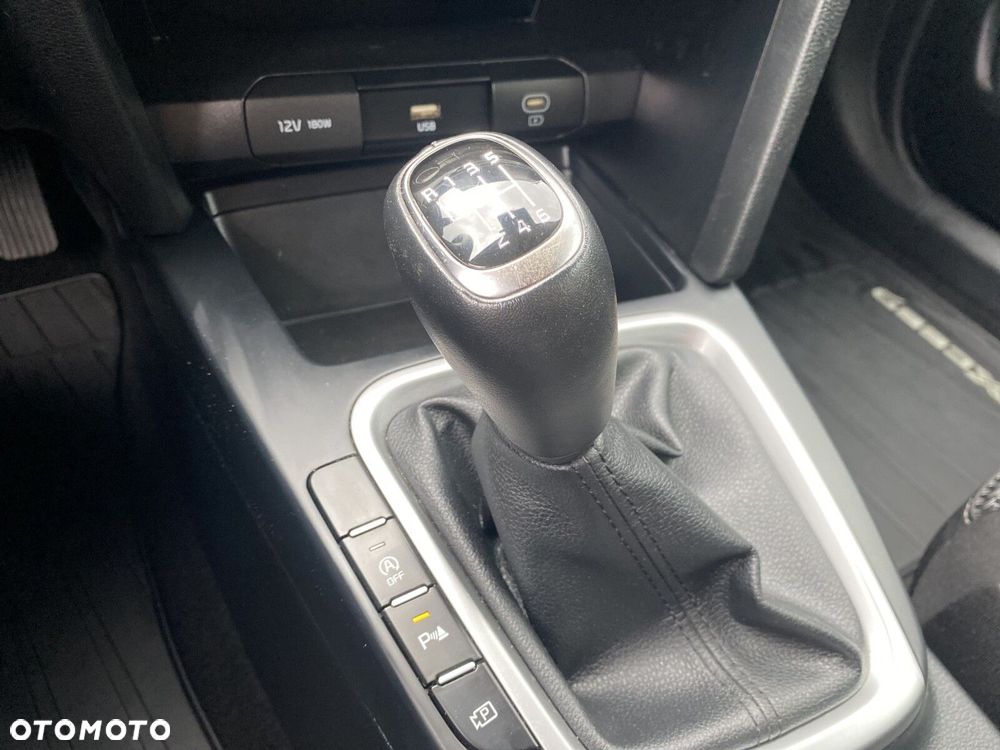 Kia XCeed - 25