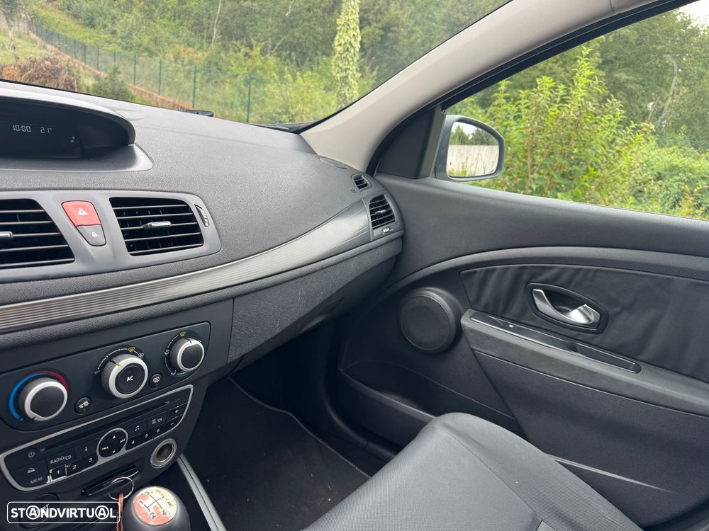 Renault Mégane 1.5 dCi Dynamique - 13