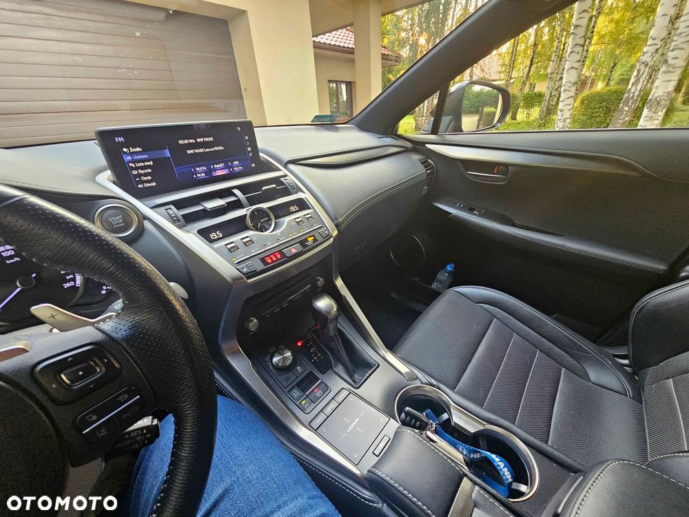 Lexus NX 300 F Sport AWD - 3