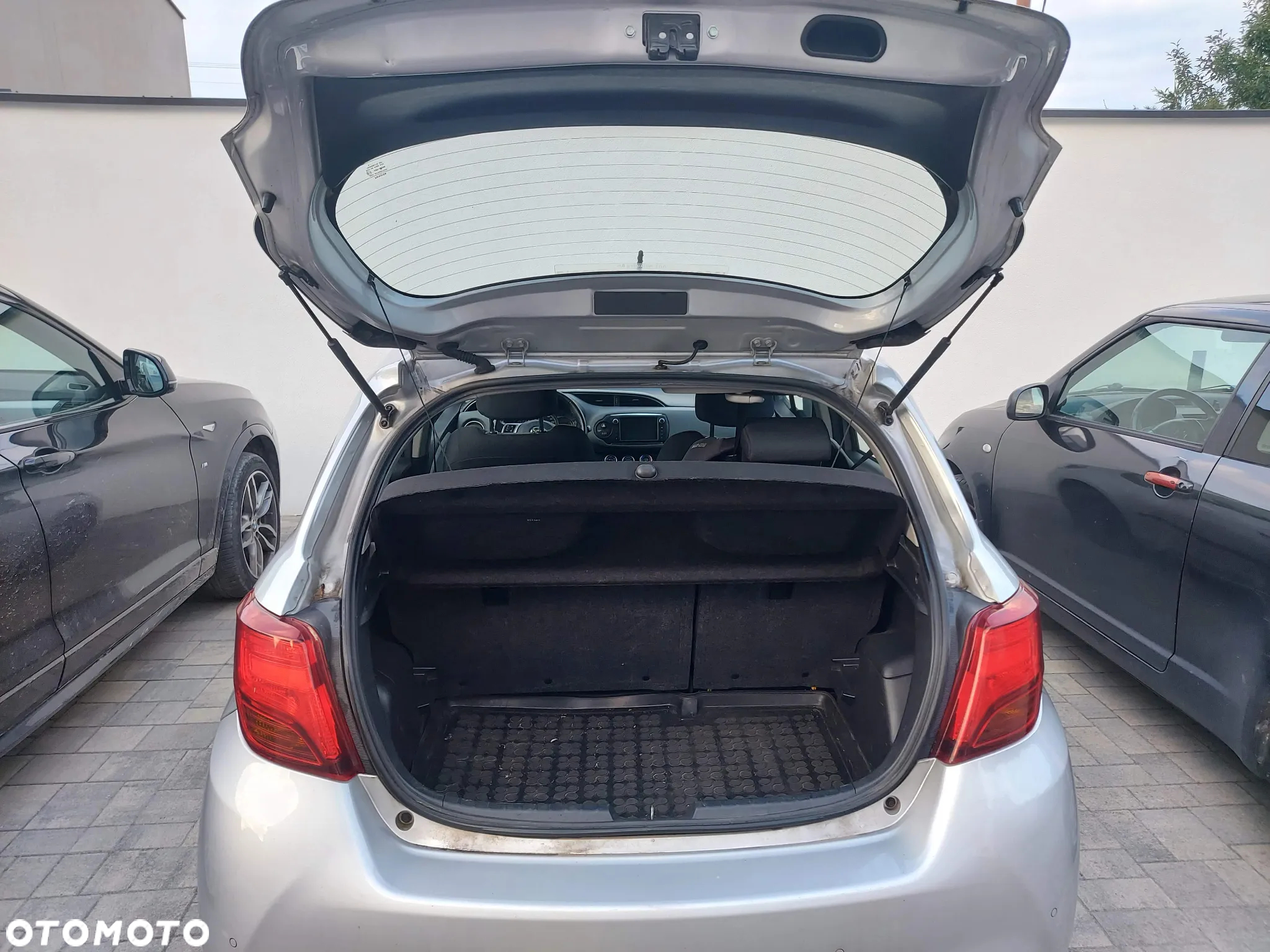 Toyota Yaris 1.33 Premium - 9