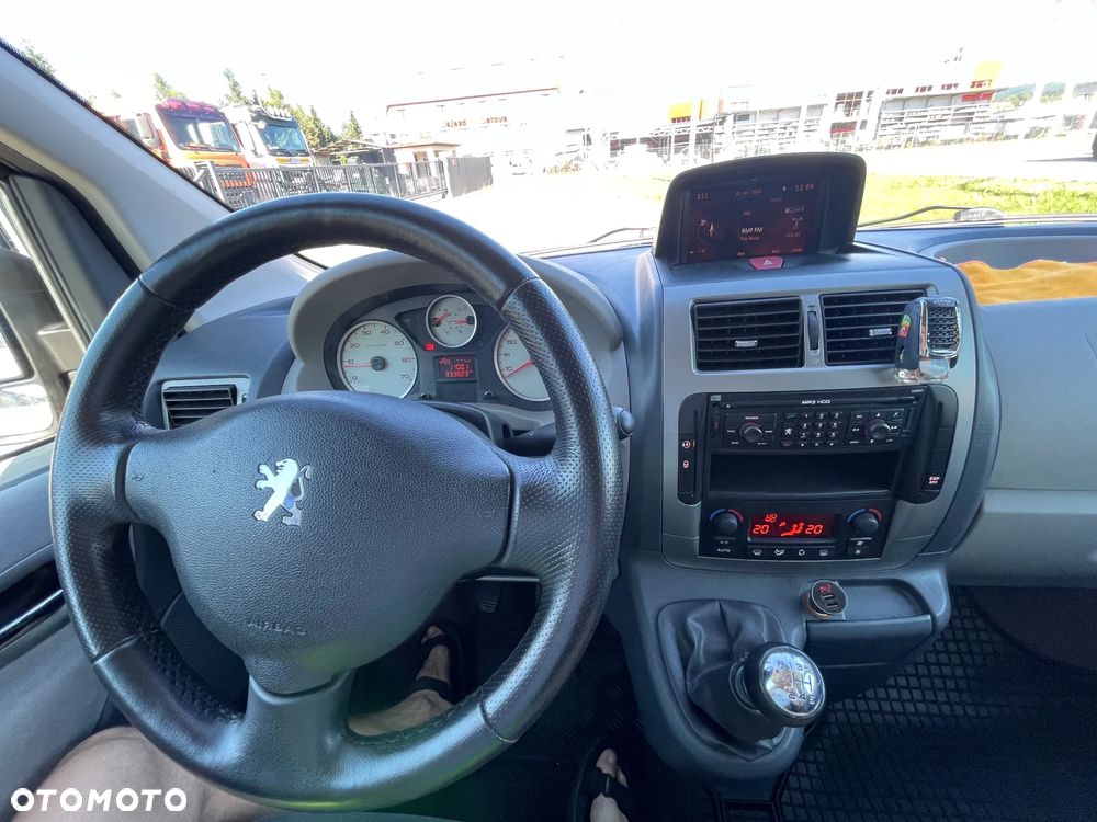 Peugeot Expert Tepee 2.0 HDi L2 Bussiness - 17