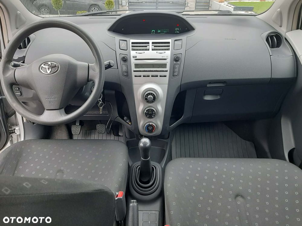 Toyota Yaris 1.3 Luna - 7