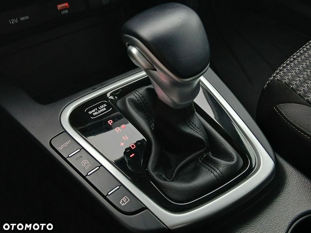 Kia Ceed 1.5 T-GDI M DCT - 24
