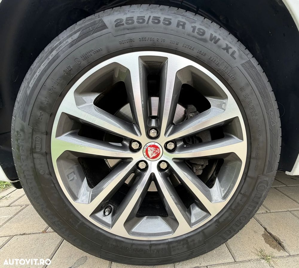 Jaguar F-Pace 20d AWD R-Sport - 19