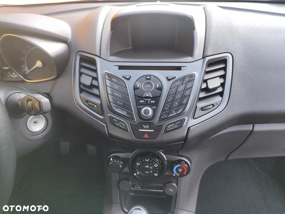 Ford Fiesta 1.0 EcoBoost Start-Stop Titanium - 23