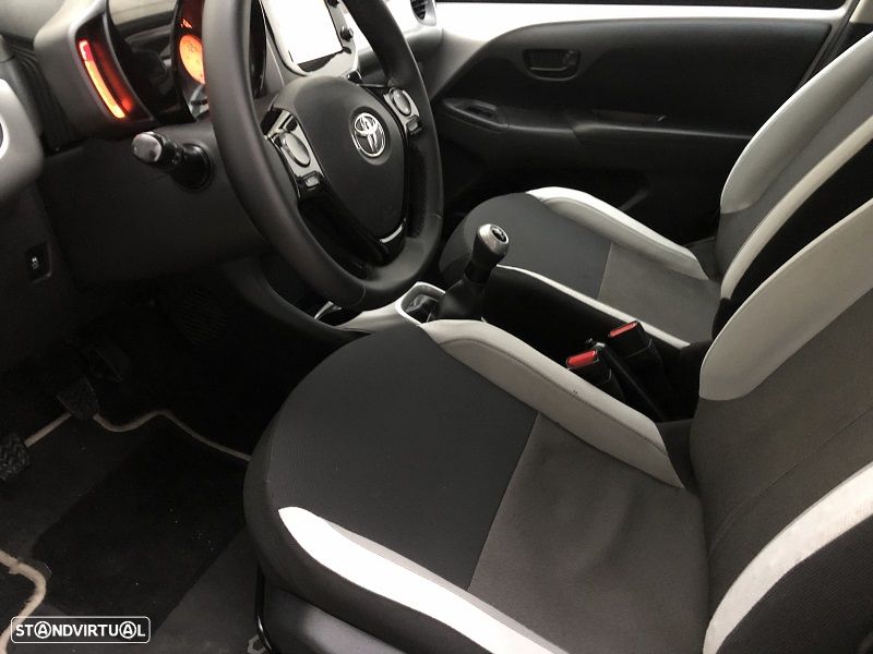 Toyota Aygo 1.0 X-Play - 10
