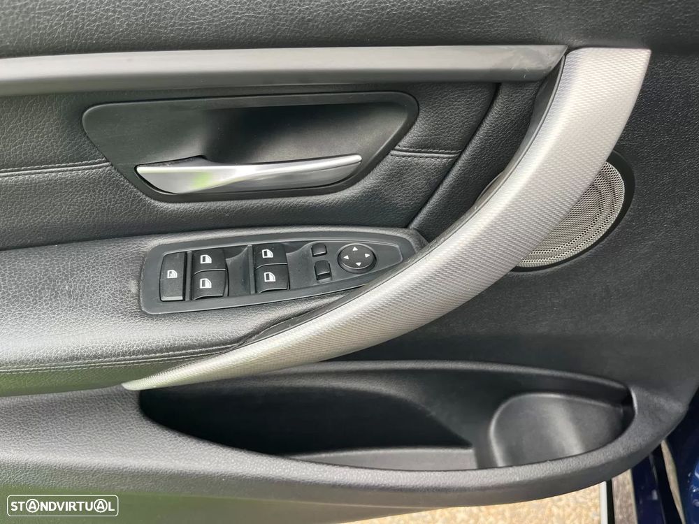 BMW 335 d Touring xDrive Pack M - 30