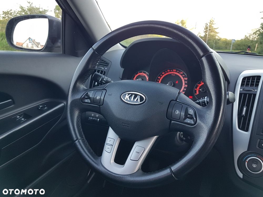 Kia Ceed 1.4 CVVT Dream-Team Edition - 32