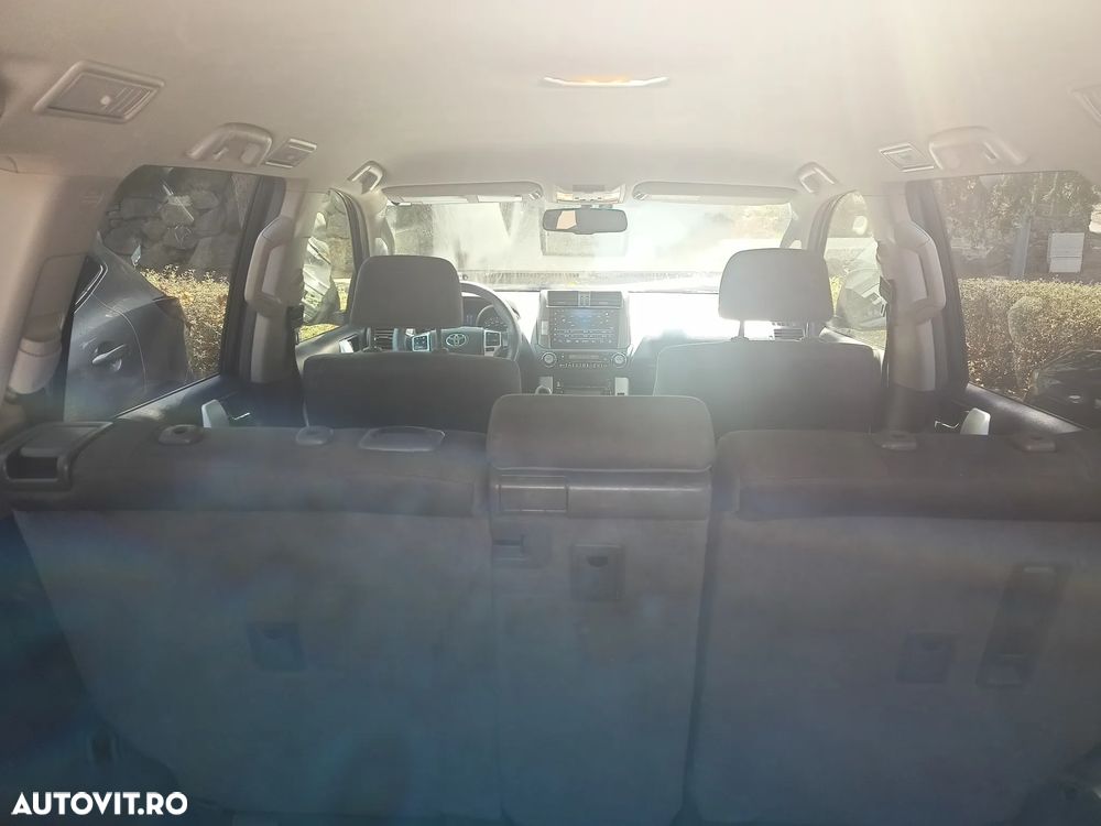 Toyota Land Cruiser 3.0l Turbo D-4D Aut. AVS 7 Locuri Luxury - 17
