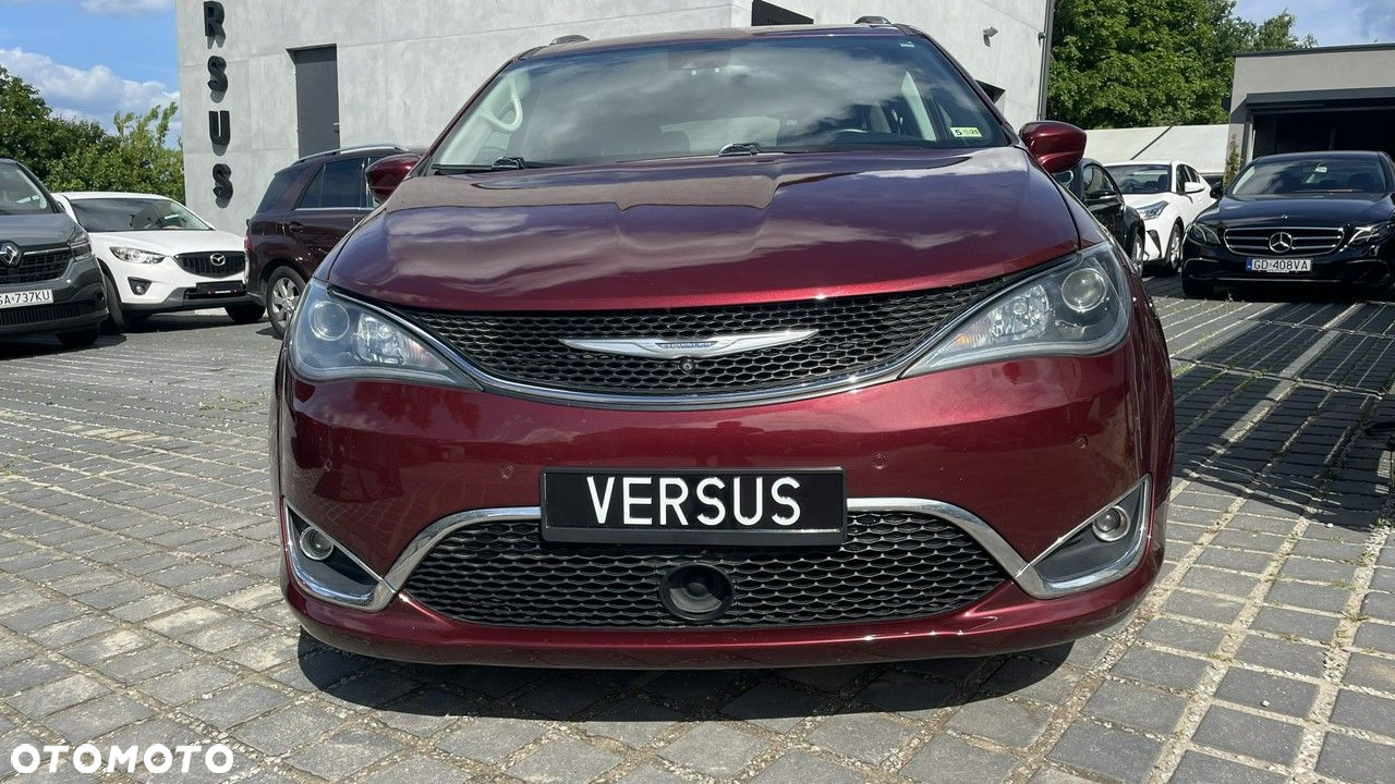 Chrysler Pacifica - 2