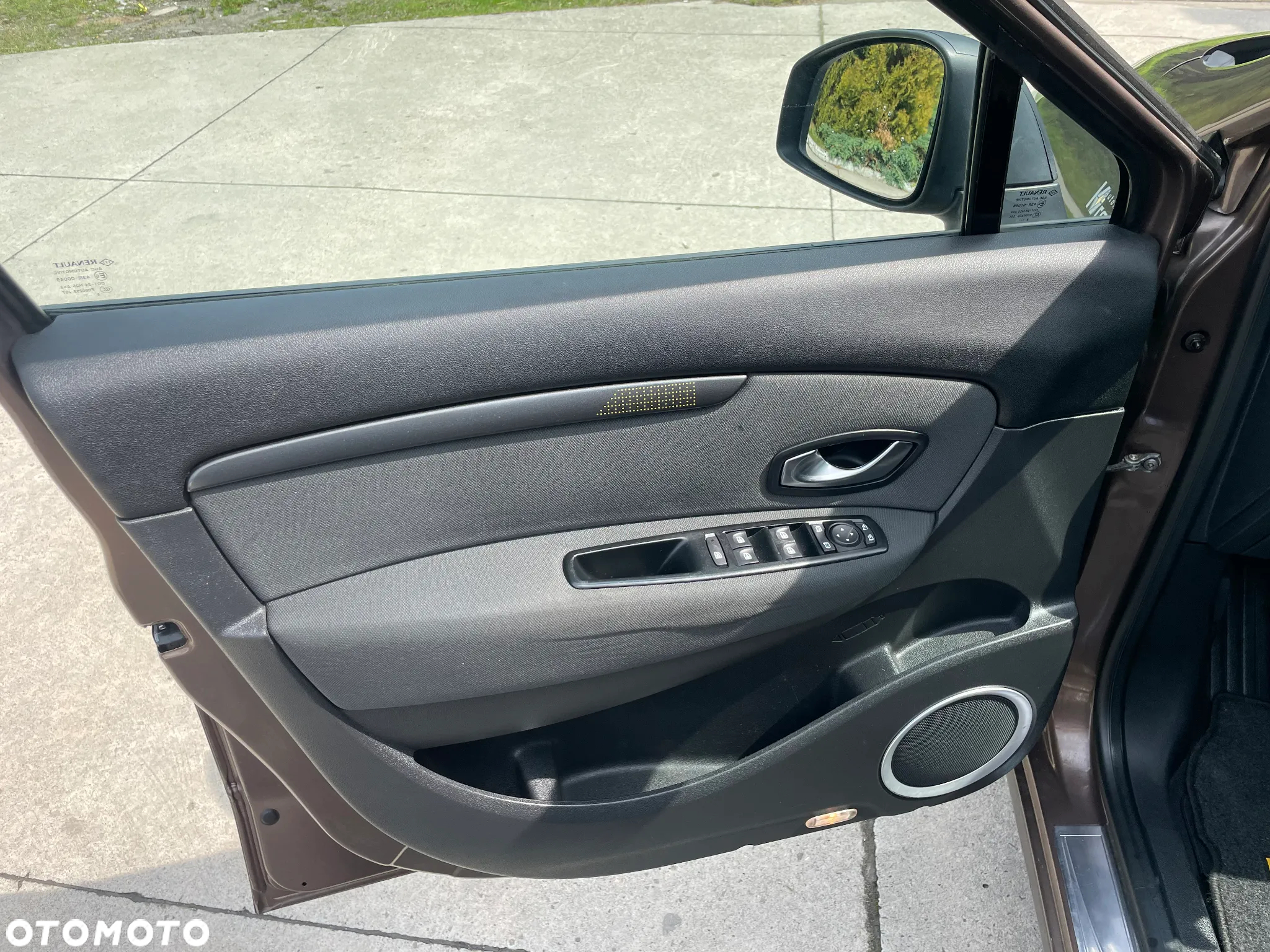 Renault Scenic 1.9 dCi Emotion Plus - 10