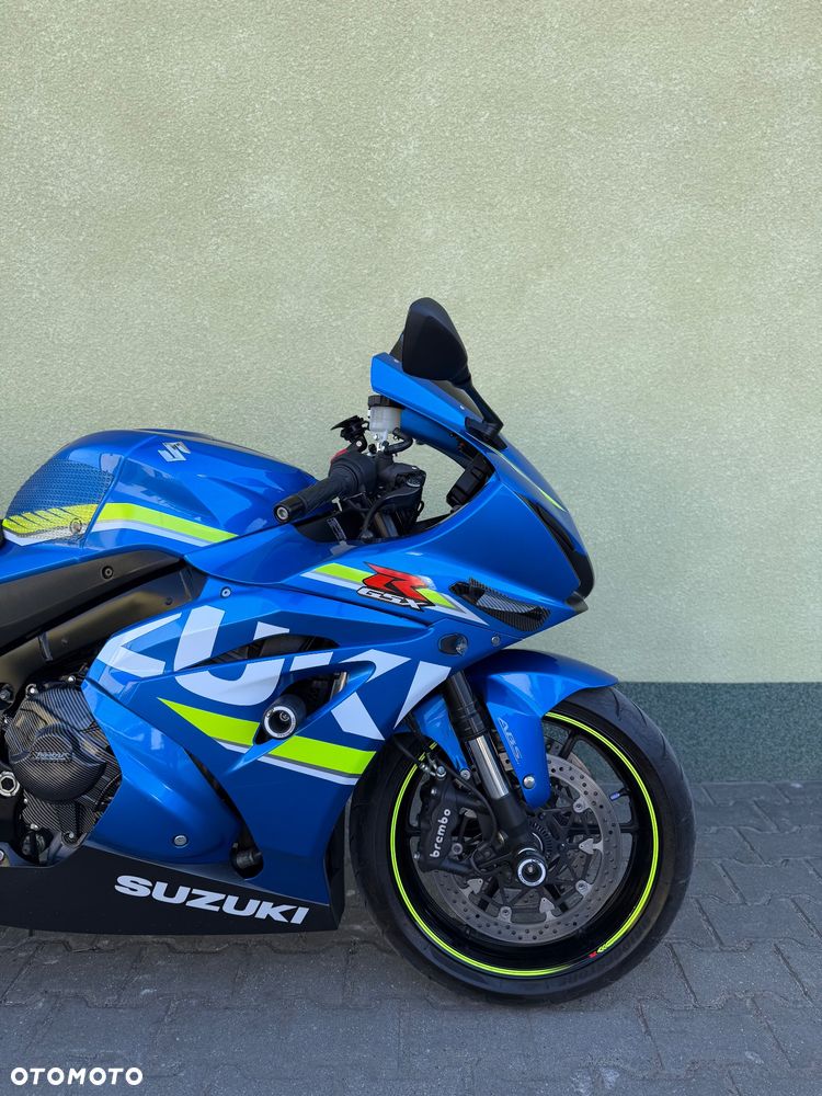 Suzuki GSX-R - 6