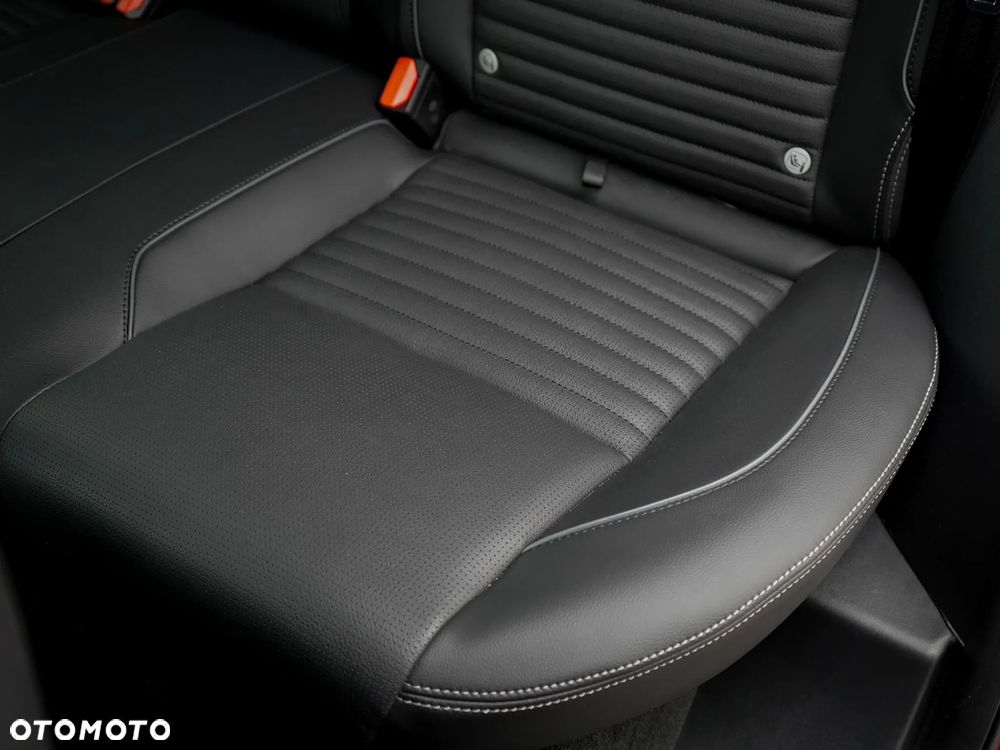 Land Rover Discovery Sport 2.0 D200 mHEV R-Dynamic SE - 31