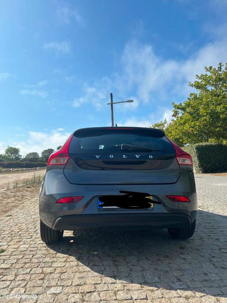 Volvo V40 D2 Summum - 6