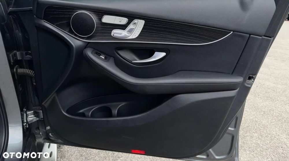 Mercedes-Benz GLC 300 4-Matic - 16