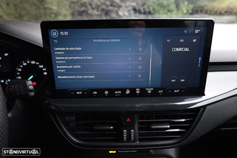 Ford Focus 1.0 EcoBoost MHEV ST-Line - 32