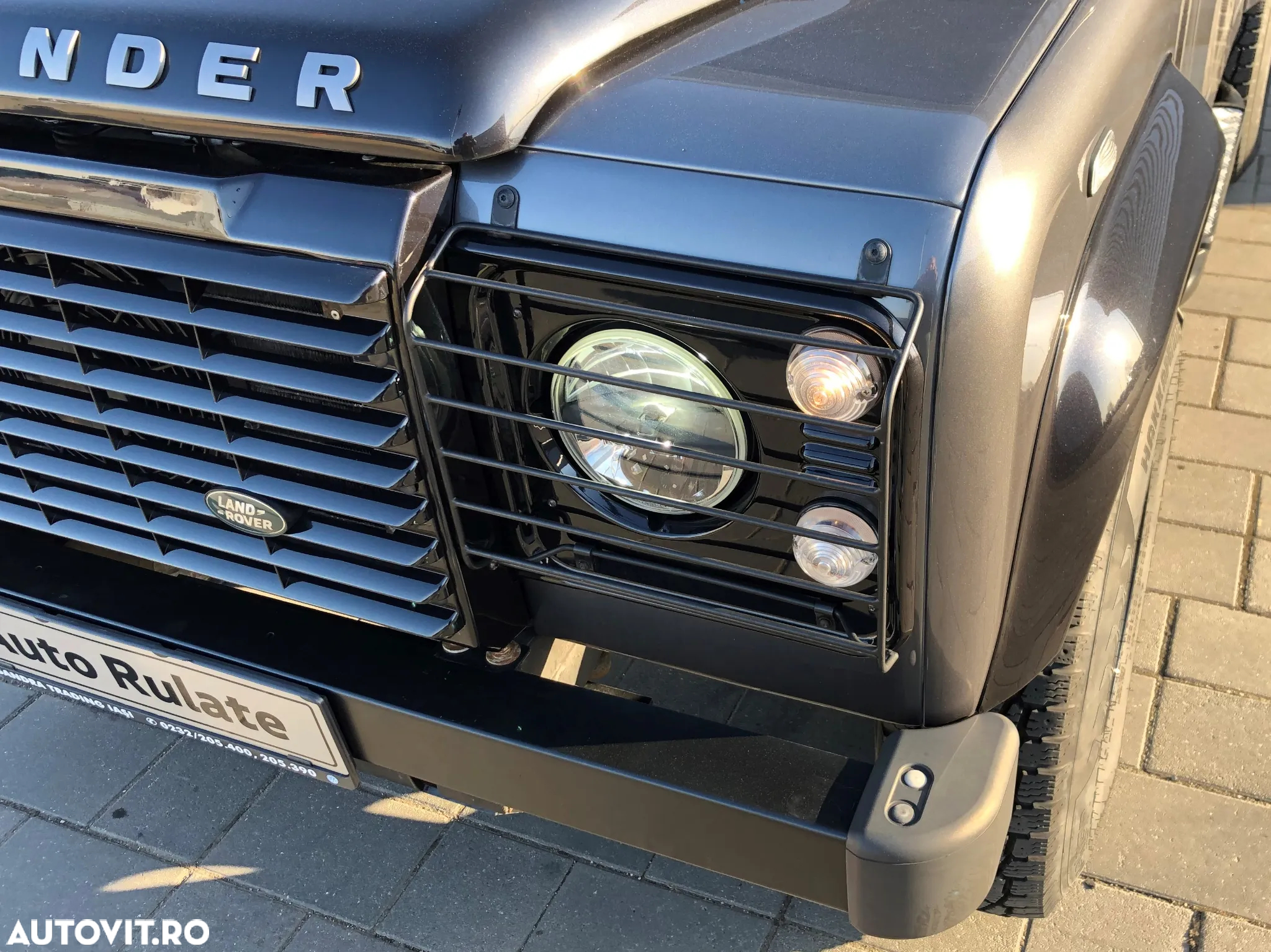 Land Rover Defender 90 2.4TD S/W E - 10