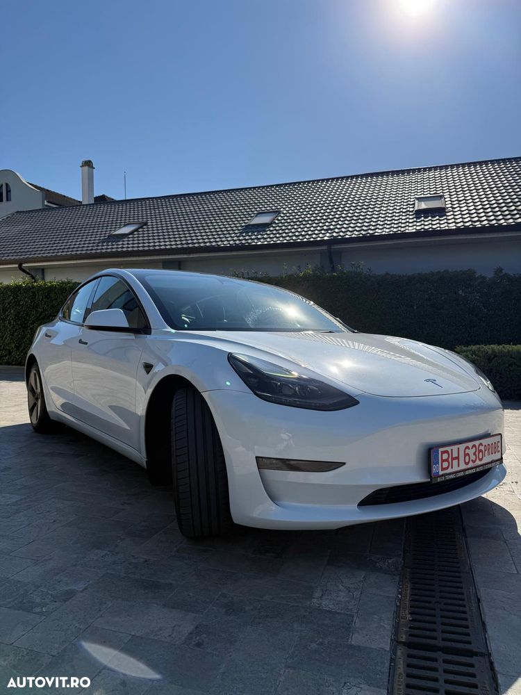 Tesla Model 3 - 1