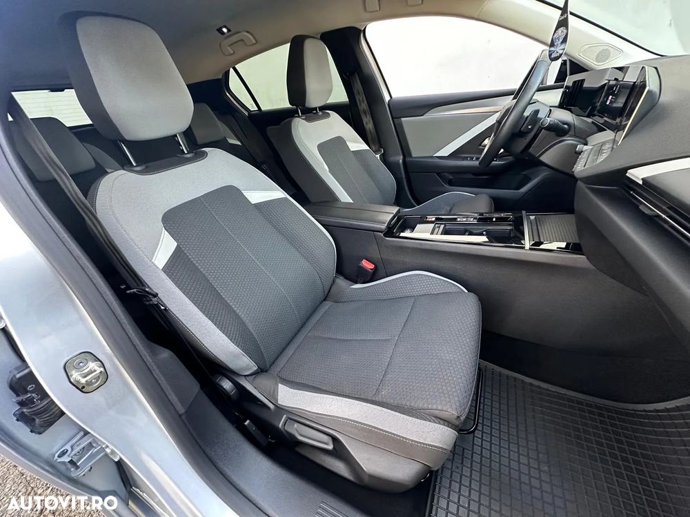 Opel Astra 1.2L Turbo Start/Stop AT8 Elegance - 16