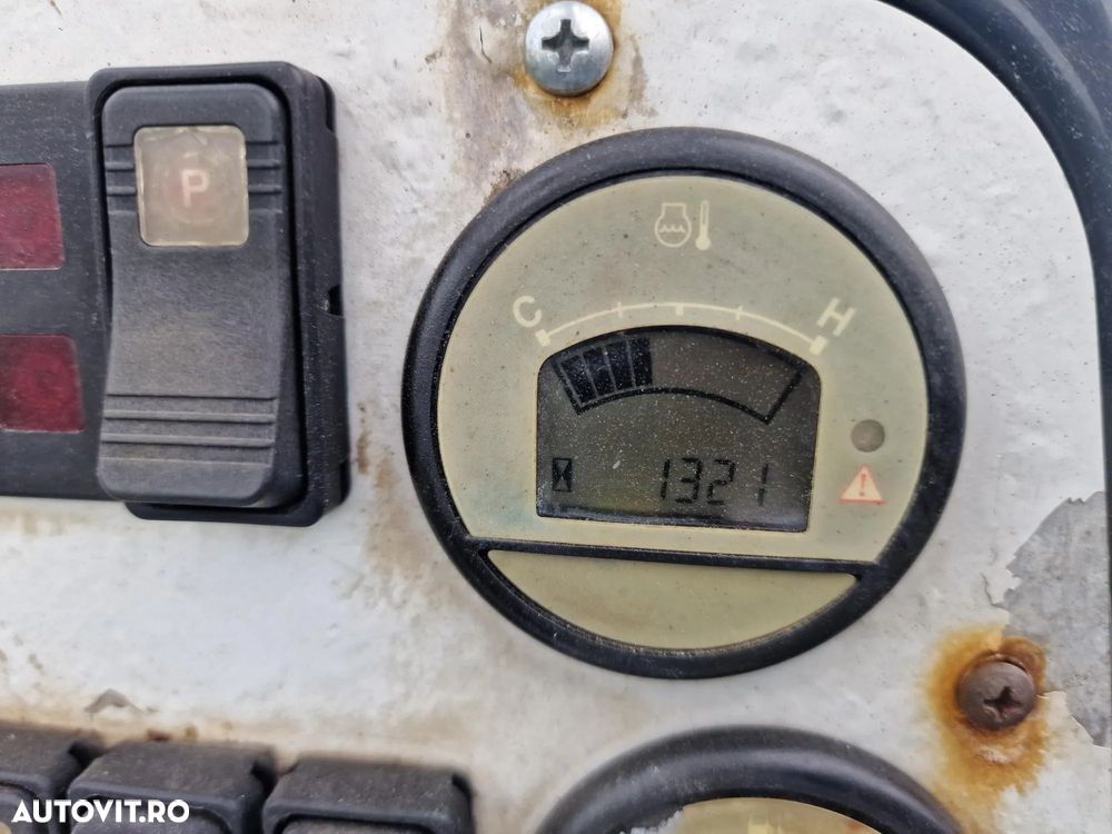Schmitz Cargobull SCB S3T+STIVUITOR detasabil HIAB 2,5tone, 2018, AXA VIRATOARE, 13,6m lungime, usi spate, deschideri laterale, Anv 80% bune, rulata doar in Germania, posibilitate leasing 4 ani, SUPER PRET semiremorca+stivuitor-20.900 EUR+Tva - 12