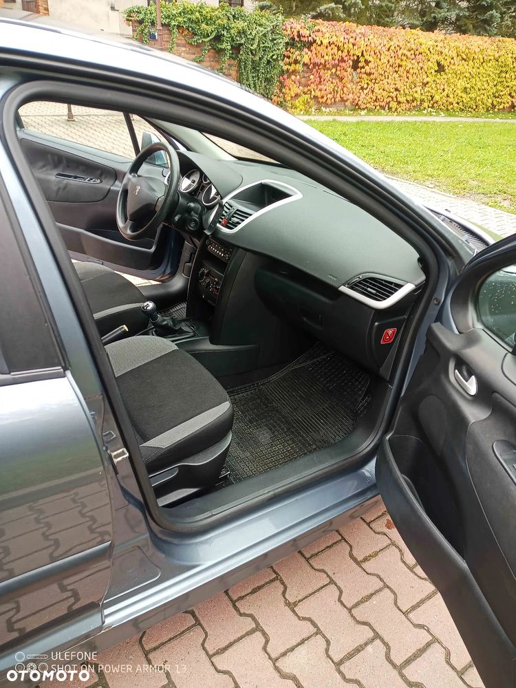 Peugeot 207 - 7