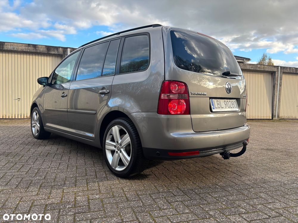 Volkswagen Touran 2.0 TDI Highline - 12
