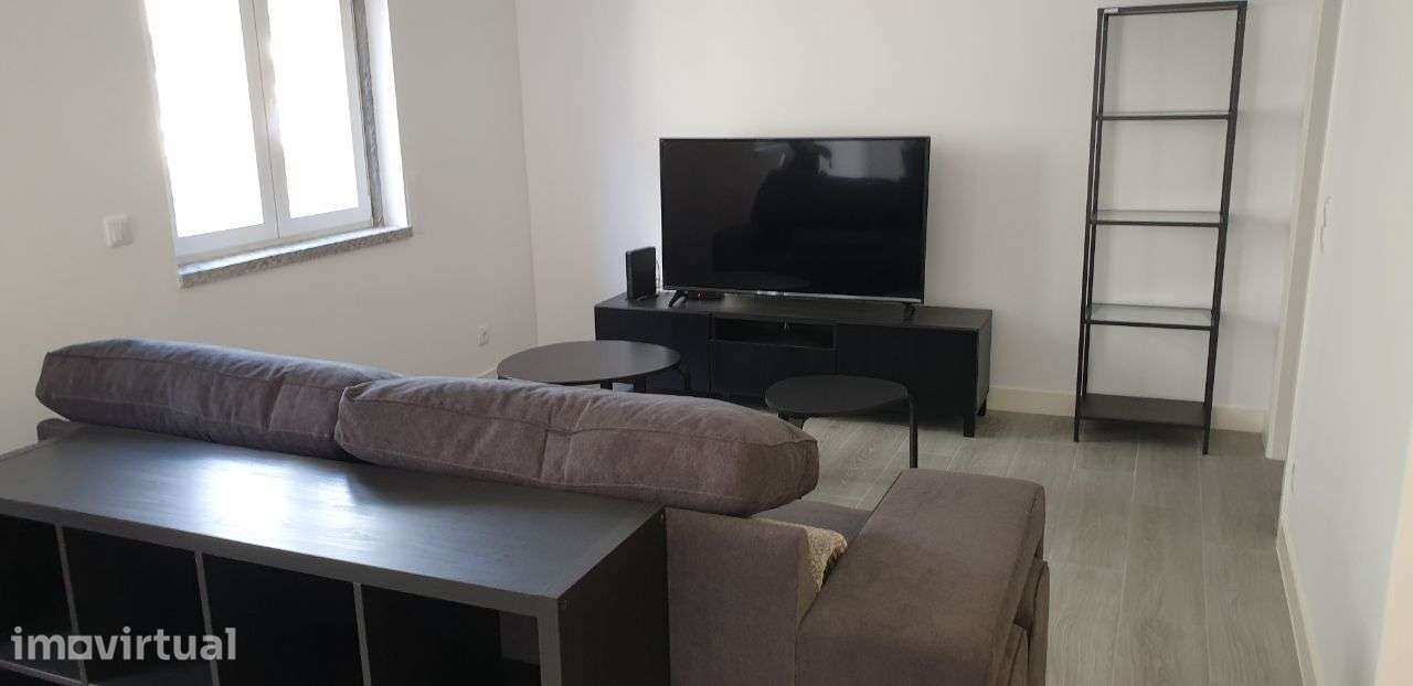 T2 renovado, pronto a estrear, com 2 Casas de banho, 10min a pé praias - Grande imagem: 5/17
