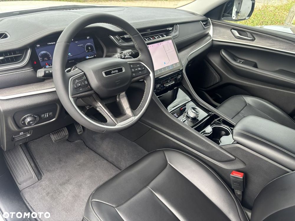 Jeep Grand Cherokee - 13