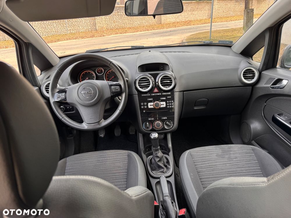 Opel Corsa 1.4 16V Graphite - 19