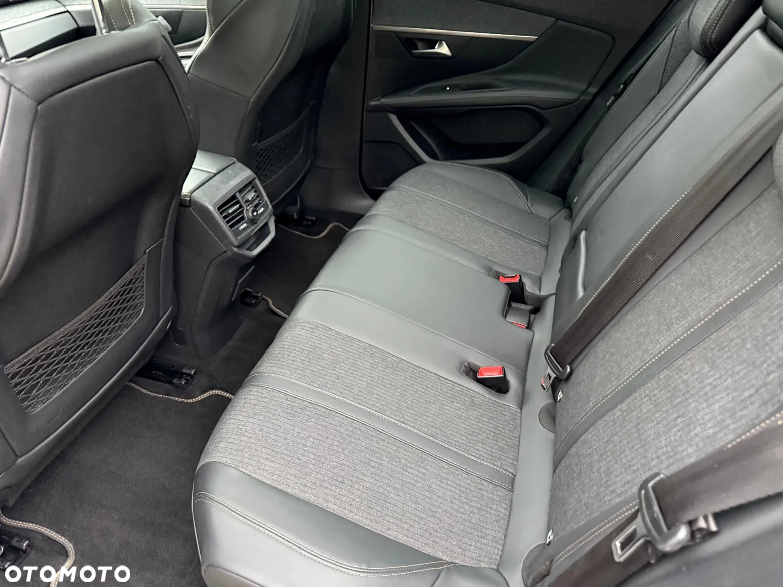 Peugeot 3008 1.6 PureTech GPF GT Line S&S EAT8 - 25