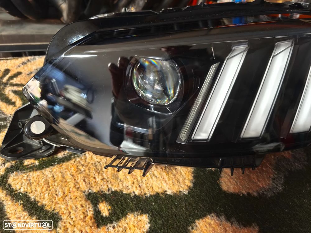 Farol esquerdo full Led Peugeot 208 + 2008 - 2