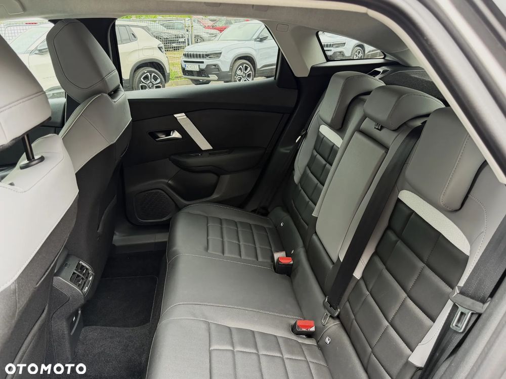 Citroën C4 1.2 PureTech Max S&S EAT8 - 19