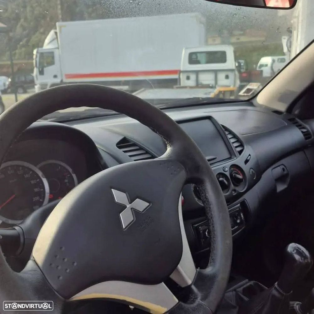 Mitsubishi L200 - 10