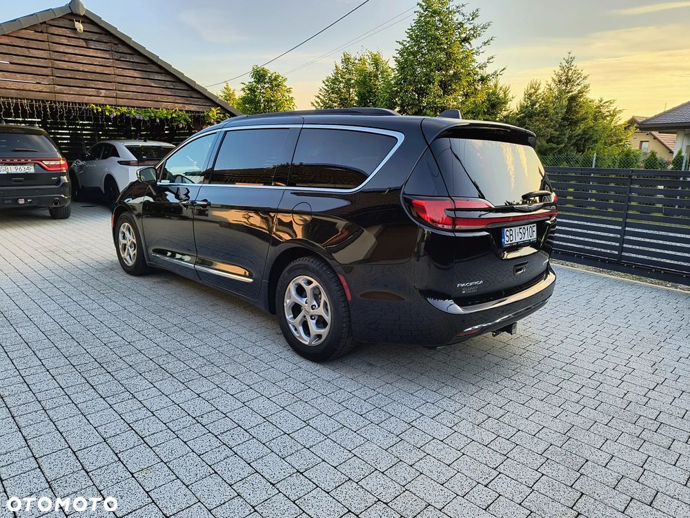 Chrysler Pacifica - 4