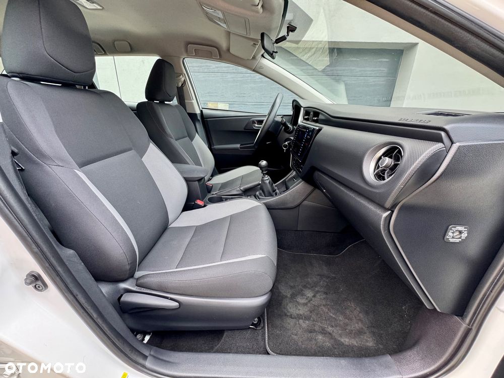 Toyota Auris 1.6 Active - 21