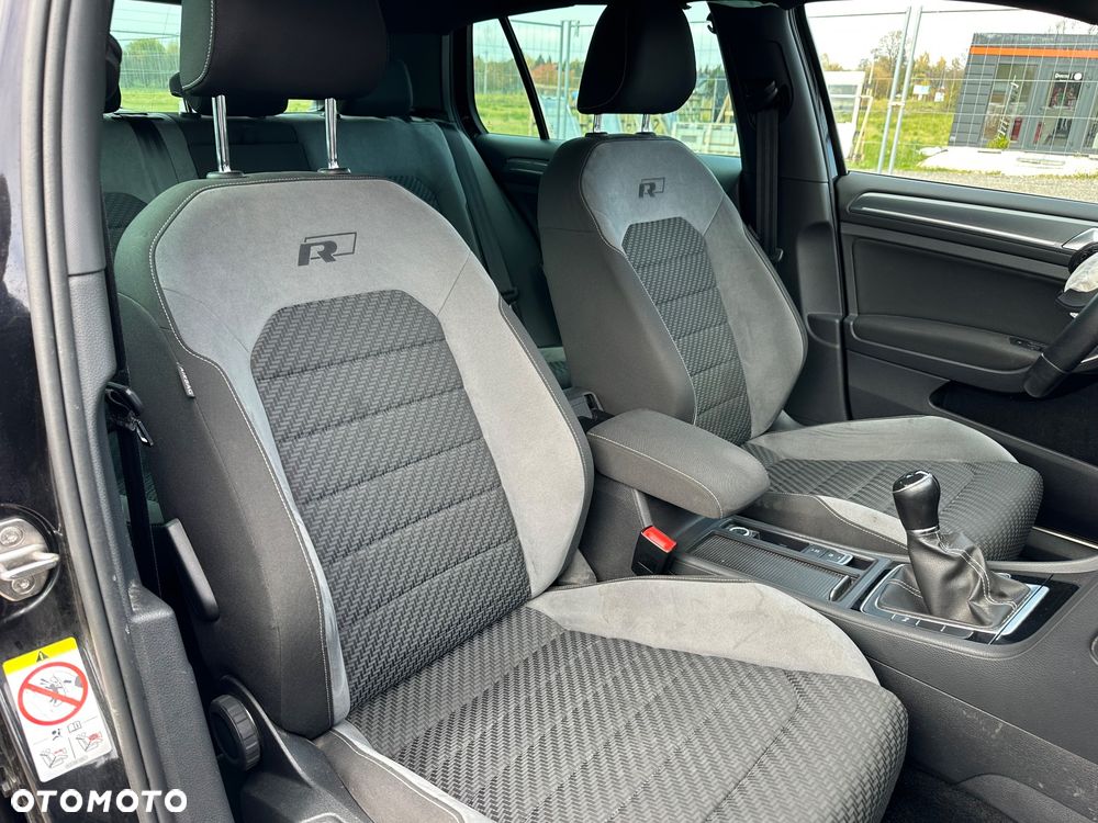 Volkswagen Golf 1.5 TSI OPF R-Line - 31